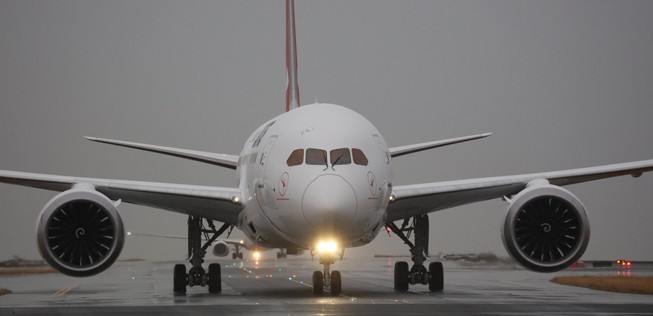 Das Flugzeug flog zuerst einige Wochen auf Inlandsrouten und ...