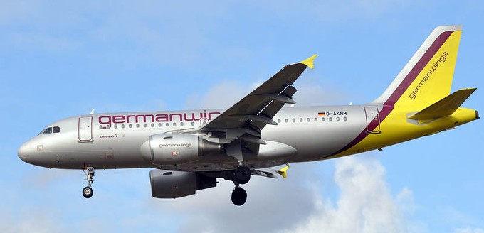 Airbus A319 im alten Design von Germanwings: Lufthansas heutige Billigablegerin Eurowings existierte 2007 noch gar nicht in ihrer jetzigen Form. Erst im Frühjahr 2020 stellte Germanwings, die mit wenigen Flugzeugen weiter im Auftrag von Eurowings flog, ihren Betrieb aufgrund der Coronakrise ein.