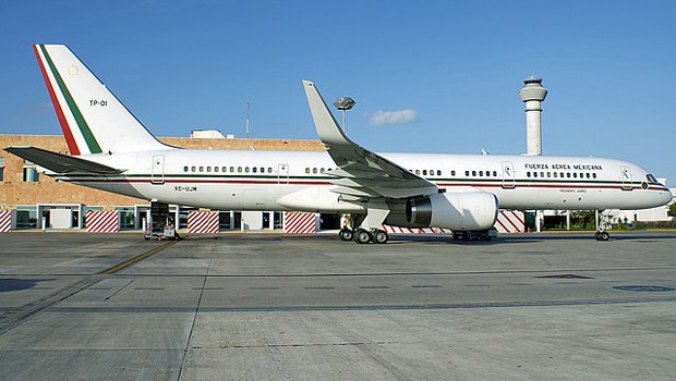 Die Boeing 757 der Regierung: TP01 nennt Mexiko den Flieger.