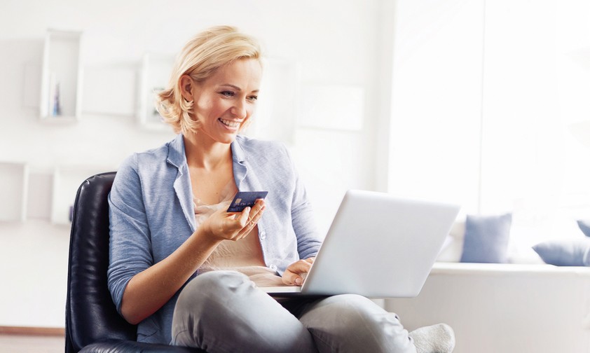 Kundin von Miles and More: Lachen kann, wer besonders viel fliegt.