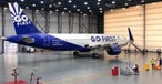 Ein Airbus A320 Neo von Go First im Hangar: Bei der Airline gehen auf mysteriöse Art und Weise Teile verloren.