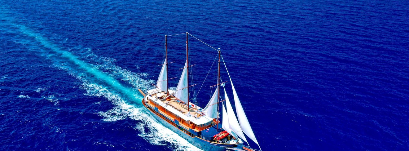 MS-Galileo lief 1992 als Zweimaster vom Stapel.