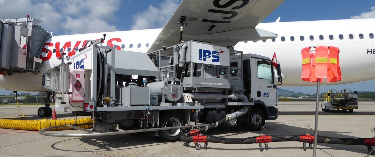 Flugzeugbetankung am Flughafen Zürich: Jetzt auch aus den staatlichen Reserven.