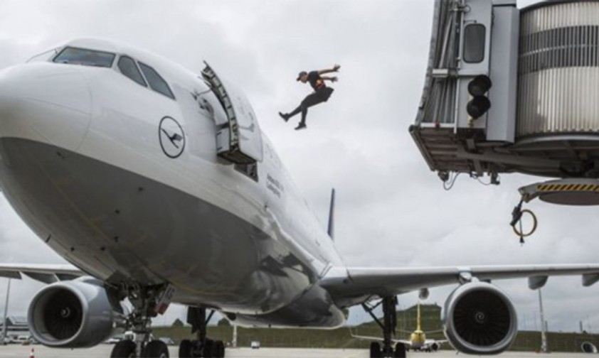 Mit Saltos und waghalsigen Sprüngen den Flug erwischen