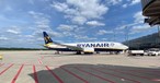 Boeing 737 von Ryanair in Köln/Bonn: Diverse Basen – auch diese – verlieren Flugzeuge.