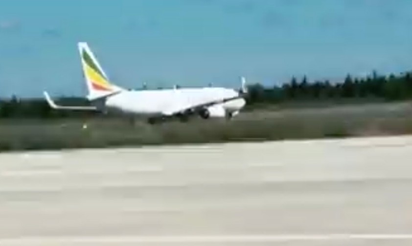 Jet von Ethiopian landet an noch nicht eröffnetem Flughafen
