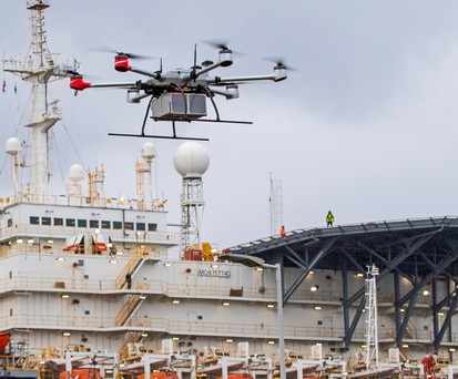 Drohne im Hafen von Rotterdam: Wie muss der Luftraum organisiert werden, damit es zu keinen Unfällen kommt?