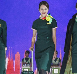 Flugbegleiterinnen von Eva Air: Bald haben sie auch männliche Kollegen.