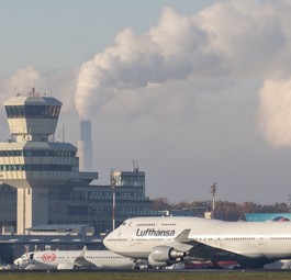 Boeing 747 von Lufthansa in Tegel: Zum BER-Start gibt es einen Minimalbetrieb.