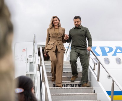 Volodymyr Zelensky und seine Frau nach der Ankunft in New York: Mit dem eigenen Flugzeug unterwegs.