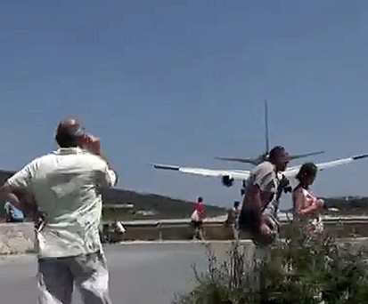 Anflug auf Skiathos: Abenteuerlich.