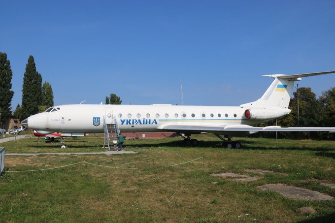 ... und Tu-134, die einst als Präsidentenmaschine diente.