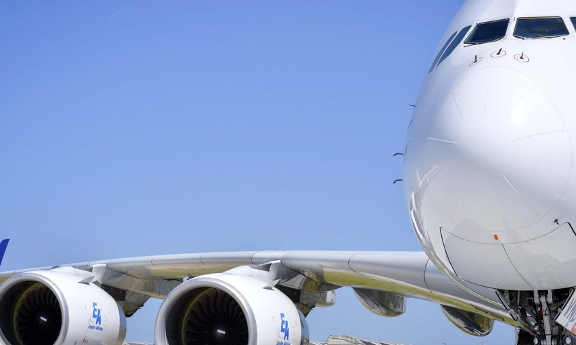 Airbus A380: Lufthansa Technik setzt eine provisorische Frachterumrüstung um.
