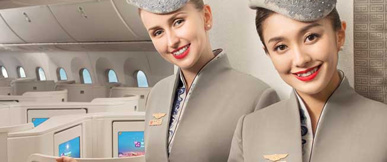 Flugbegleiterinnen von Hainan Airlines: Die Fluglinie will expandieren.