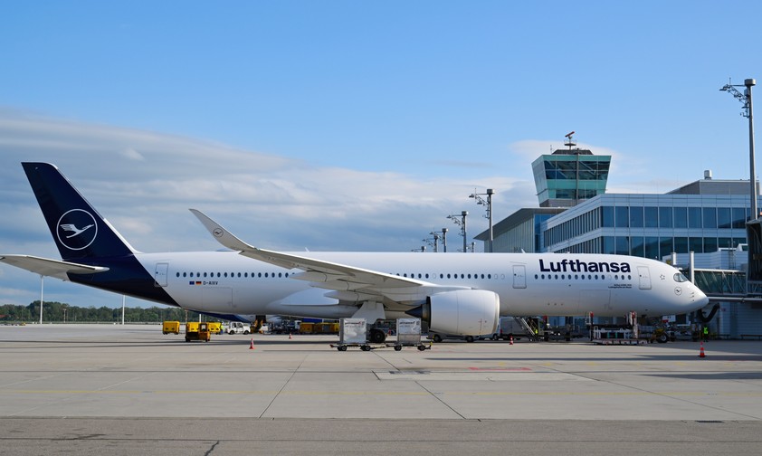 lufthansa airbus a350 900 d aixv muc (1)