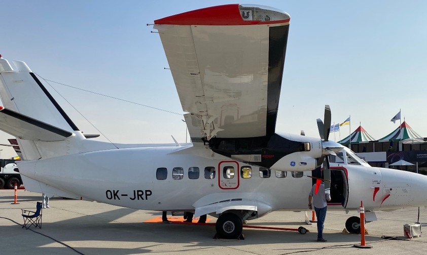 Let L-410 NG bei der Dubai Air Show: Der zweimotorige ...