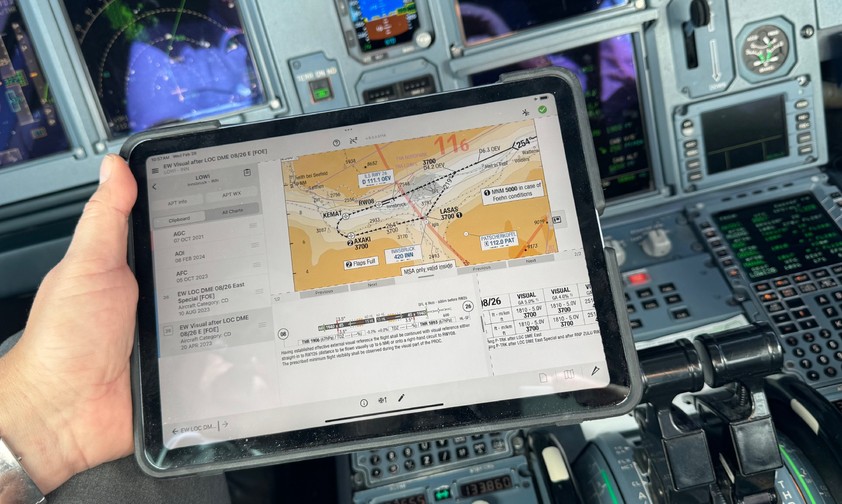 Das Ziel auf dem Tablet: Im Airbus A319 ...