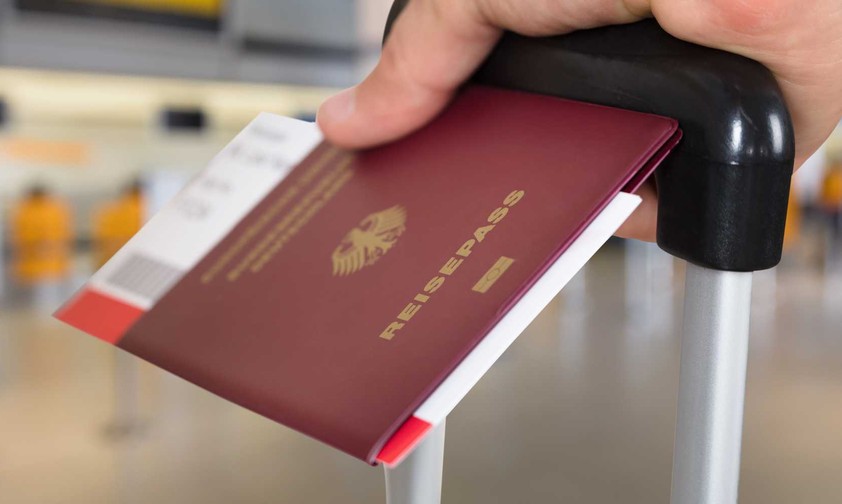 Reisepass der Bundesrepublik Deutschland: Die EU-Kommission plant eine digitale Version.