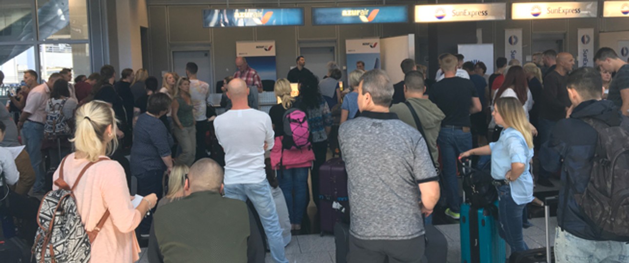 Verärgerte Passagiere: Azur Airs Erstflug startet wohl erst Dienstag.