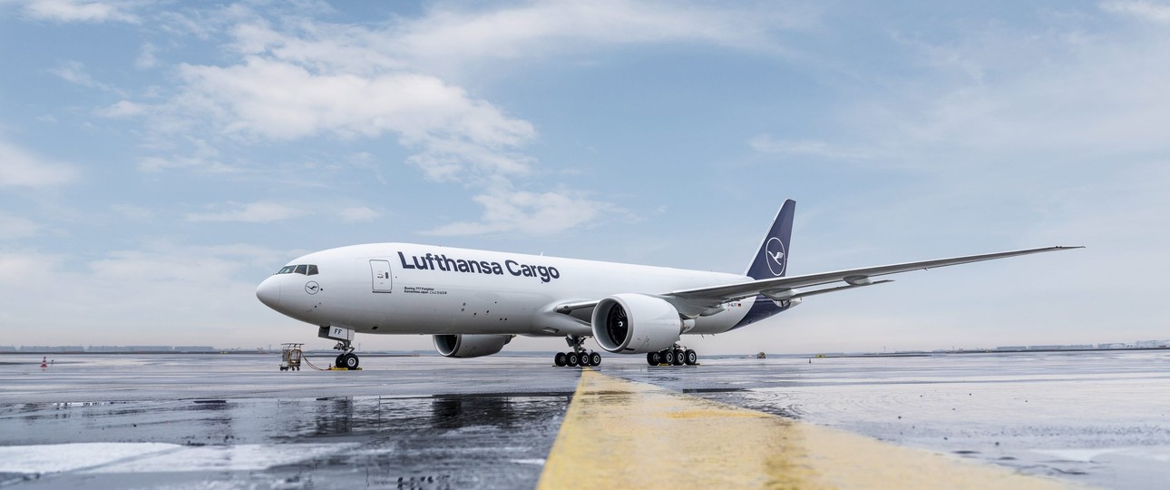 Boeing 777 F von Lufthansa Cargo: Wie viele Pilot:innen braucht es für Flüge nach Asien?