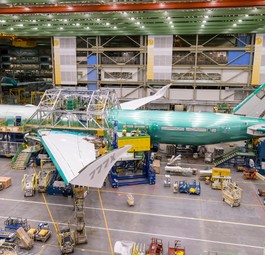 Die erste flugfähige 777X: Boeing hat die Testmaschine in Everett weitgehend zusammengebaut.