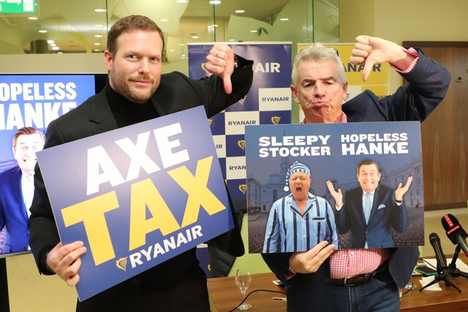 Ryanair-Chef Michael O'Leary und Länder-Manager Andreas Gruber in Wien: Politische Stimmungsmache.