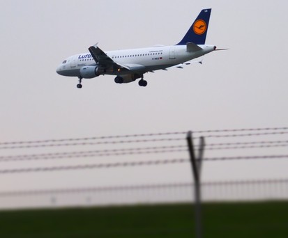 Jet von Lufthansa: Der Konzern fährt den Betrieb wieder hoch.