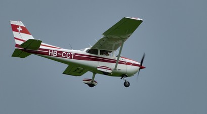 Cessna 172N Skyhawk einer Schweizer Flugschule: Vorsicht bei Flügen nach Italien.