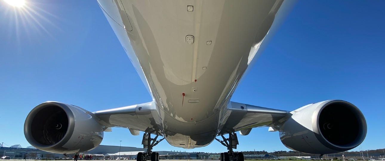 Der Airbus A350 mit der Seriennummer 390 steht in Toulouse bereit für den letztren großen Akt, den Abnahmeflug.