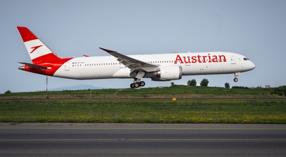 boeing 787 austrian airlines oe lpm