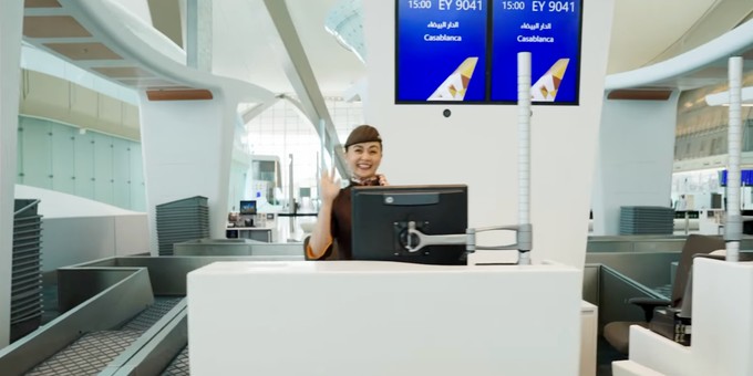 Etihad-Check-in im neuen Terminal A des Flughafens Abu Dhabi: Die Airline ...