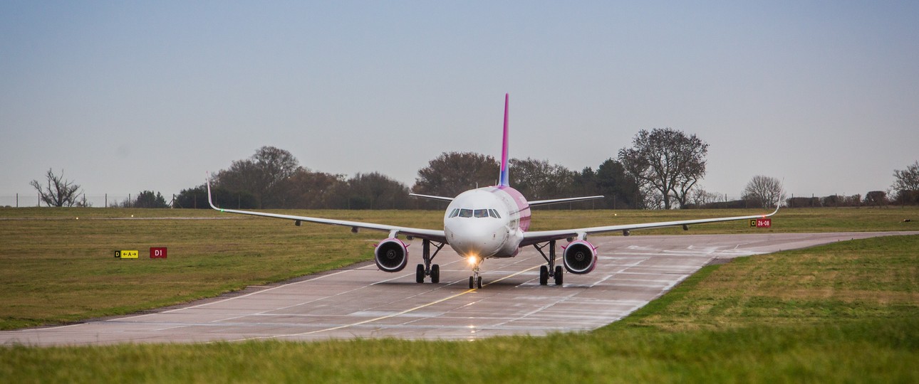 Flugzeug eines ungarischen Billigfliegers: Klimatechnisch ganz weit vorne.
