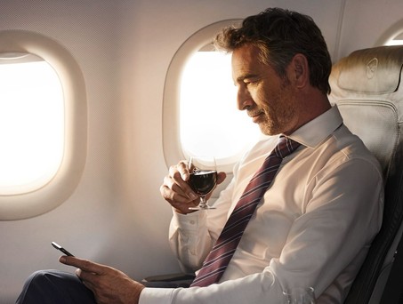 Sitz in der Business Class eines Airbus A320 von Lufthansa: Wer ganz vorne sitzen will, muss künftig extra zahlen.