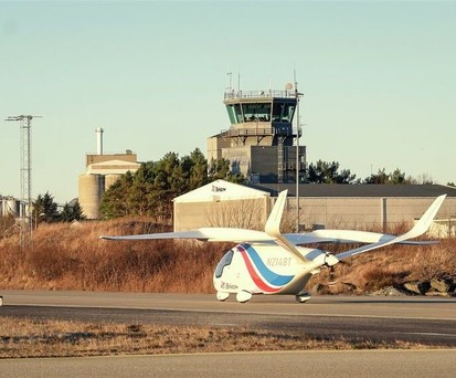 Alia CX300 an einem norwegischen Flughafen: Die Flugsicherung hat die Integration von elektrischen Flugzeugen getestet.