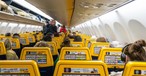 Ryanair-Kabine: Die Airlien will verschärft gegen Gepäcksünder vorhgehen.