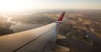 Flügel eines Norwegian-Jets: Die Airline ist von der Krise hart getroffen.