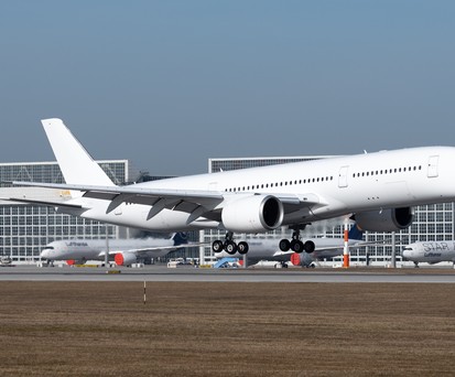 Airbus A350 mit dem Kennzeichen D-AKAY: Gehört K5 Aviation.