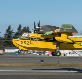 Erstflug der CL-415 EAF: Im April soll die erste Auslieferung erfolgen.