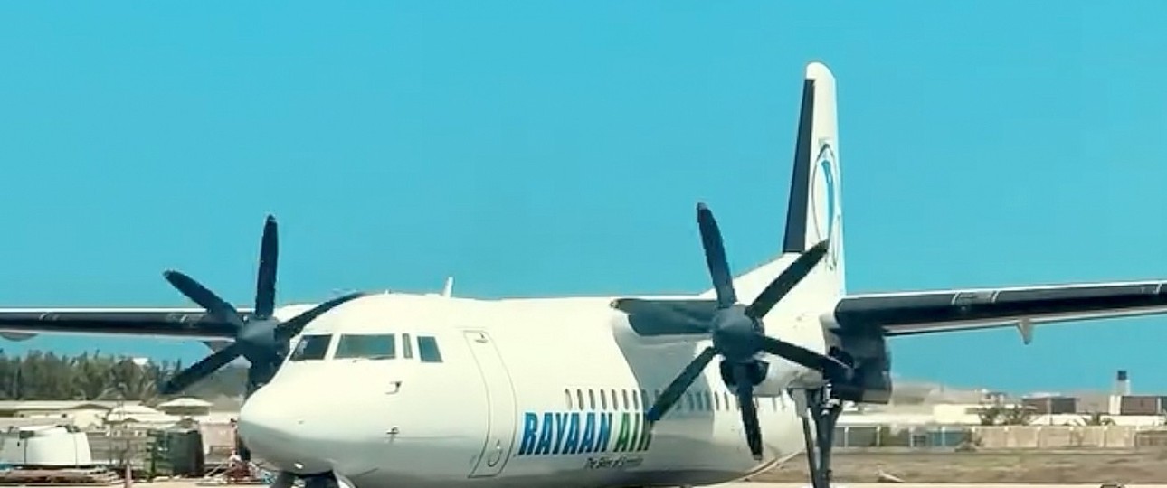 Die Flotte von Rayaan Air: Eine Fokker 50.