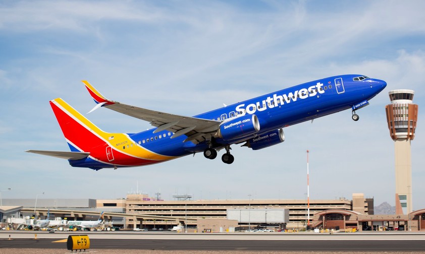 Boeing 737 von Southwest: Ein Flugzeug musste durchstarten, eins startete gerade. 