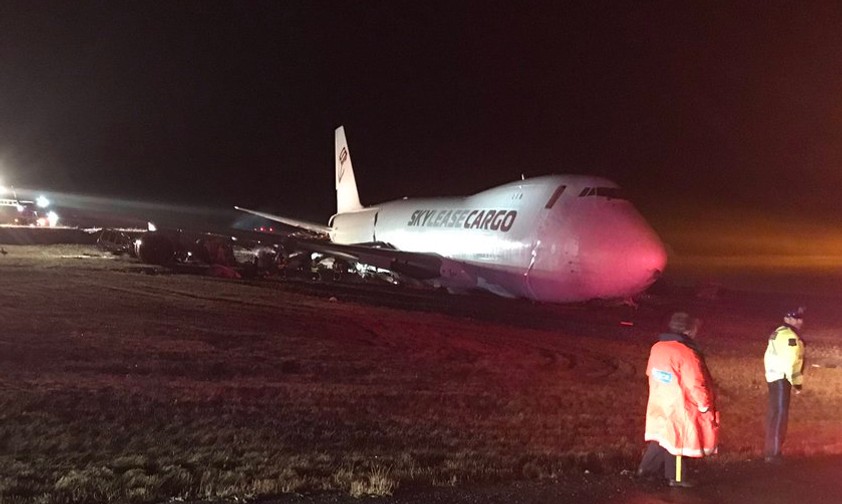 Die verunfallte 747: Die Besatzung trug leichte Verletzungen davon.