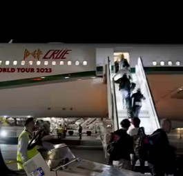 Die A340-300 von AirX Charter: Aktuell fliegt die Maschine als Def Crue durch die Welt.