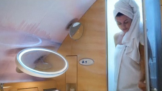 Platz 8: Nachvollziehbar: Nach einem Langstreckenflug kann eine warme Dusche gut tun. Vier Prozent wünschen sich das. Emirates bietet Duschen bereits in der ersten Klasse an.