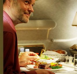 25 Flaschen Wein gibt es in der First Class von Emirates...