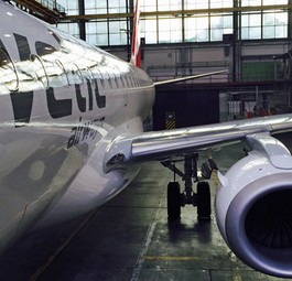 Die erste neue Embraer E190 von Helvetic Airways steht zum Einsatz bereit. Sie wird in den nächsten Tagen erste Strecken für die Swiss fliegen.