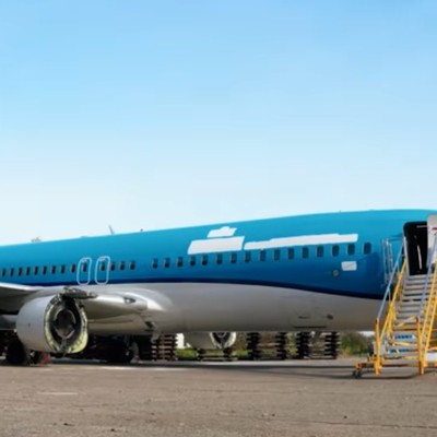 Boeing 737-800 vom KLM: Die PG-BXK wird zerlegt.