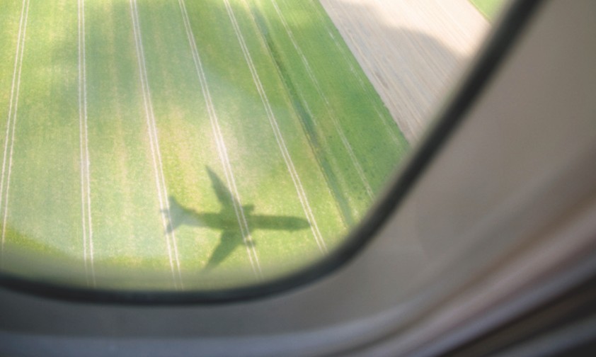 Bild aus dem Flieger: Airlines versuchen, so umweltschonend wie möglich unterwegs zu sein.