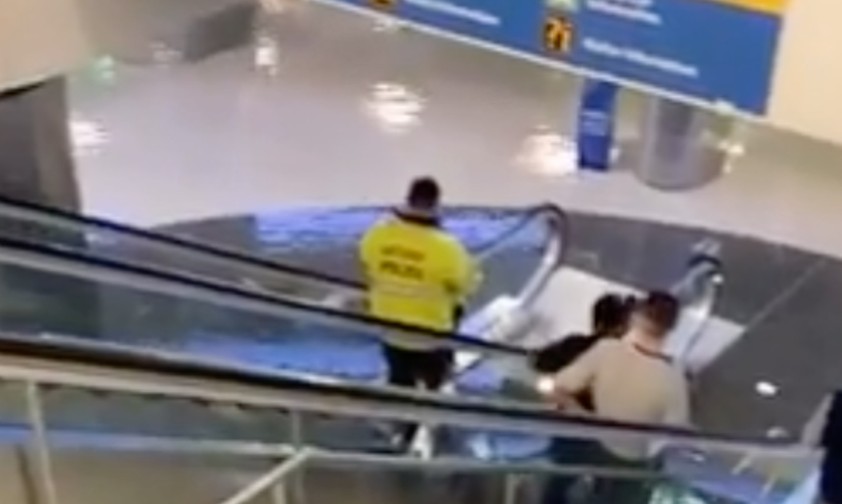 Flut dringt in Flughafen Newark ein