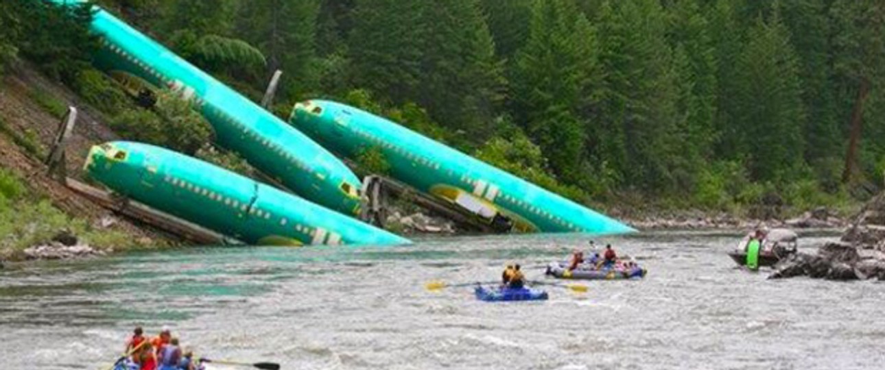 Kaputte Rümpfe im Fluss: Ein seltener Anblick.