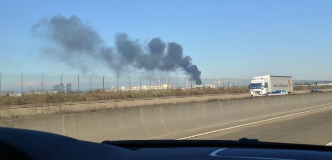 Das Feuer: Aus der Ferne sichtbar.